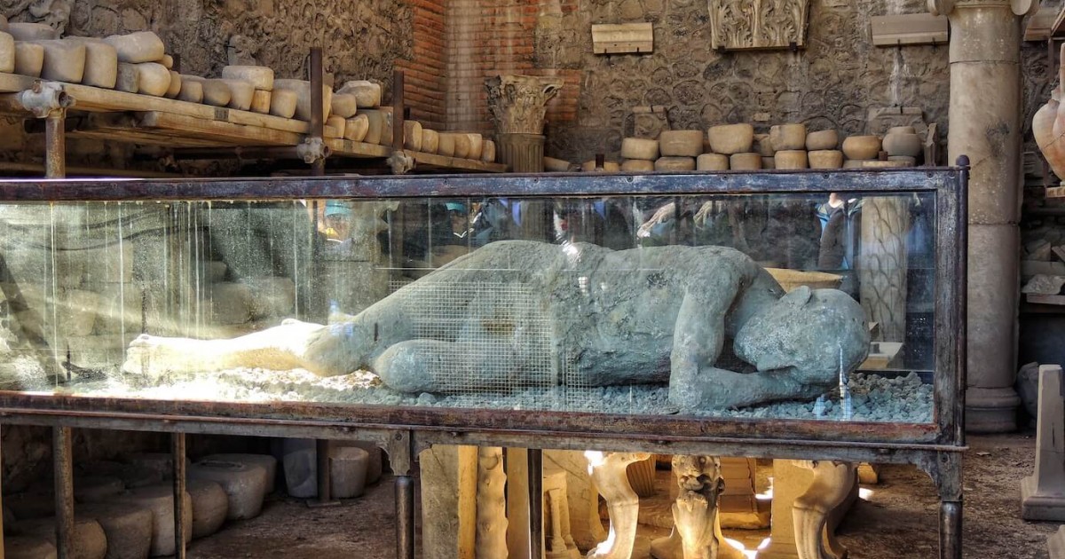pompeii ash statues