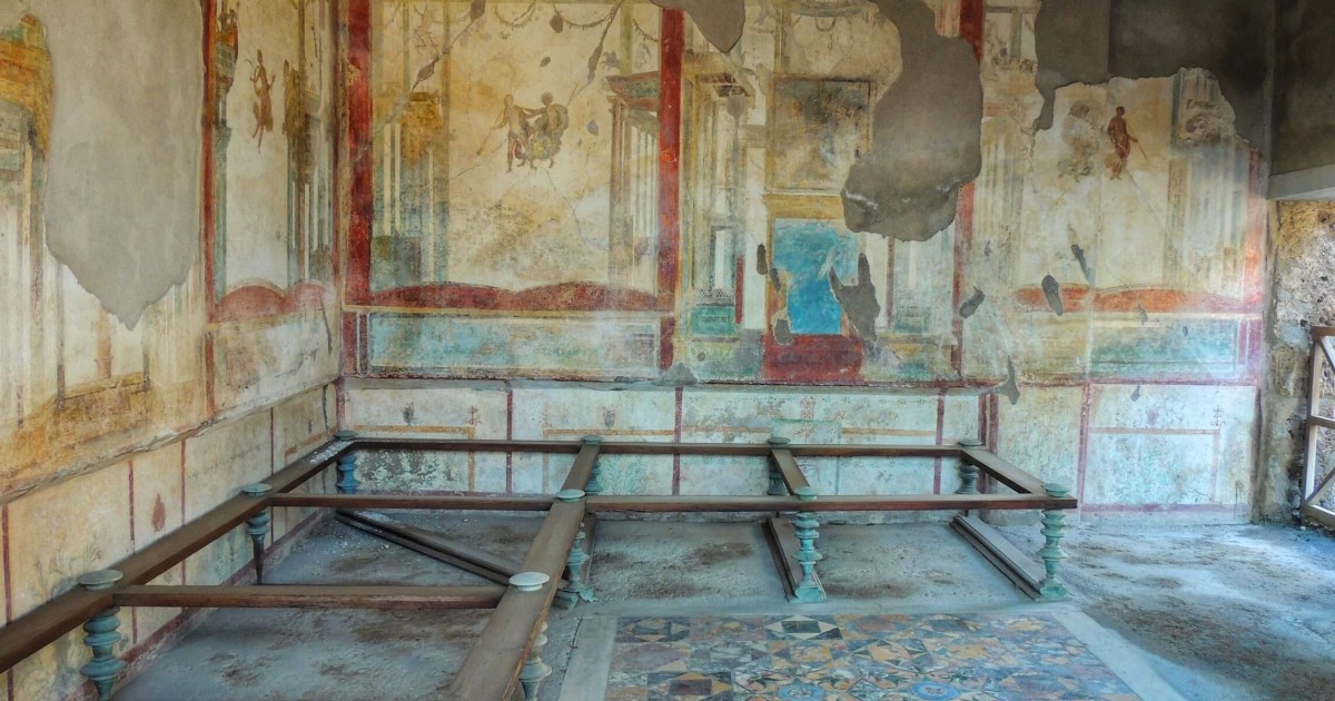 L'histoire ancienne de Naples - Pompeii Interior With Frescoes AnD Furniture TSa 1200X630