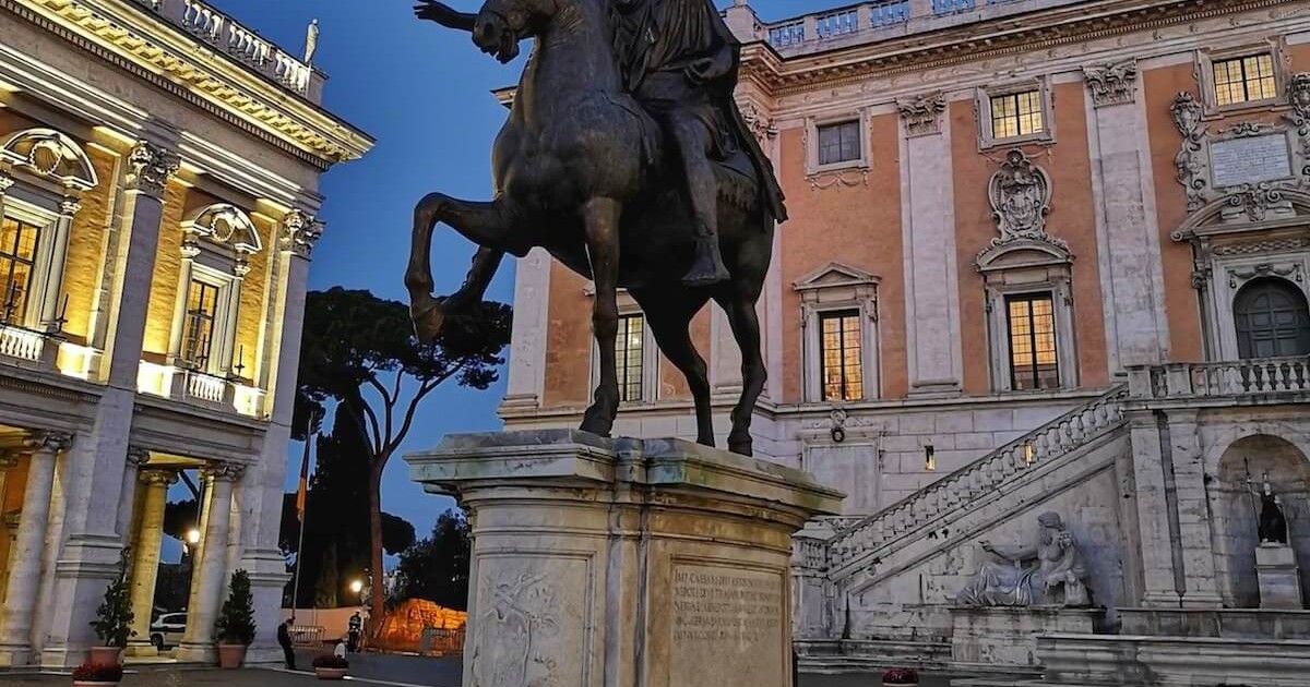 Column of Marcus Aurelius in Rome City Centre - Tours and Activities