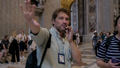 Our passionate tour guides enlighten you on the history of St Peters Basilica