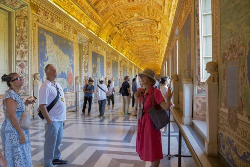 Private Essential Sistine Chapel, Vatican Museums & St. Peter's Basilica Tour